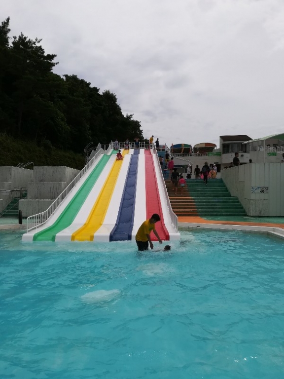 こちらの滑り台は子供も✨